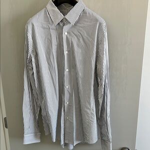 Zara Black and White Dress Shirt with Pointed Collar